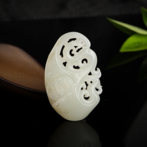 籽料和田白玉龙凤呈祥吊坠