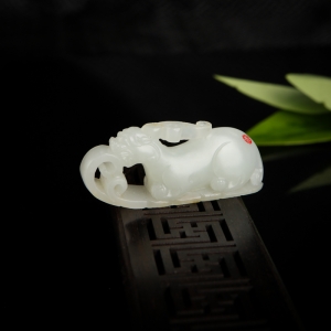 籽料和田白玉貔貅吊坠