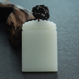 山料和田青白玉无事牌吊坠