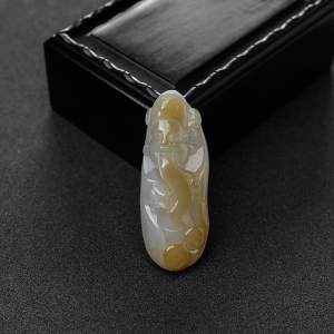 糯种俏色翡翠财神吊坠