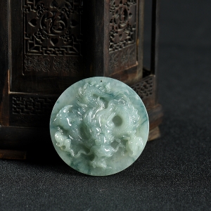 糯种飘花翡翠辰龙吊坠