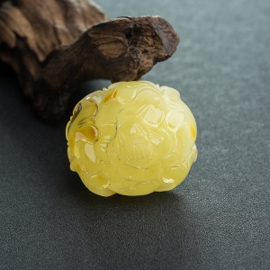 柠檬黄蜜蜡牡丹花吊坠