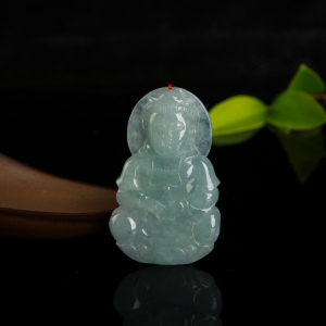 糯种浅绿翡翠观音吊坠
