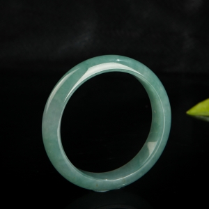 57.5mm豆种灰绿翡翠手镯