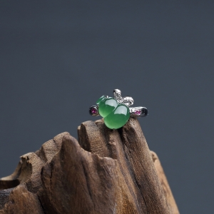 18K金镶钻冰种翠色翡翠两件套