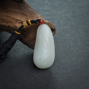 山料和田白玉蝶恋花吊坠