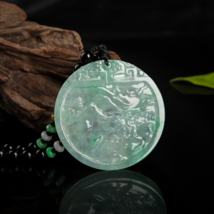 糯冰种飘翠翡翠山水牌吊坠