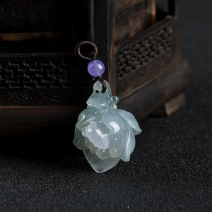 糯冰种飘花翡翠莲花吊坠