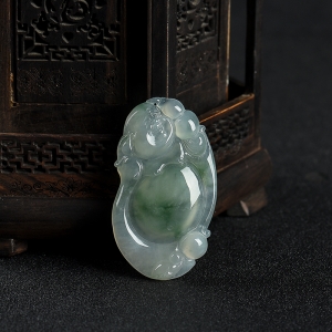 糯冰种飘花翡翠弥勒佛吊坠
