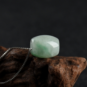 糯种飘翠翡翠路路通吊坠