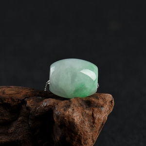 糯种飘翠翡翠路路通吊坠