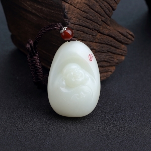 山料和田羊脂白玉弥勒佛吊坠