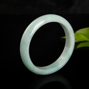 56.5mm豆种飘翠翡翠手镯
