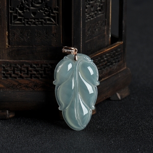 18k油青种翡翠金枝玉叶吊坠