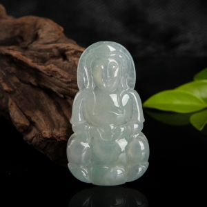 糯冰种浅绿翡翠观音吊坠