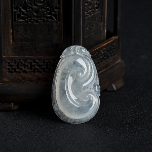 糯冰种无色翡翠如意吊坠