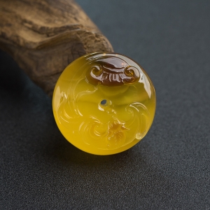 鸡油黄金绞蜜幸福如意平安扣吊坠