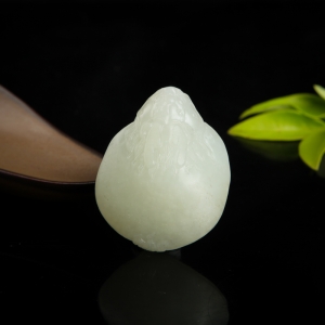 籽料和田白玉龙龟吊坠