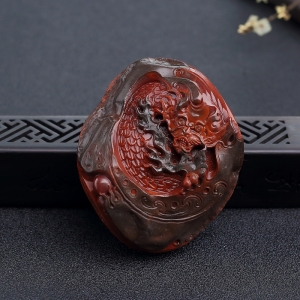 铁皮包浆料南红龙吊坠