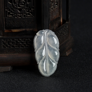 冰种白色翡翠金枝玉叶吊坠