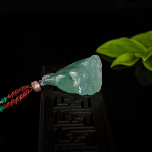 糯冰种飘花翡翠多子多福吊坠