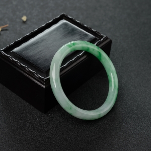 52mm糯种飘翠翡翠圆镯