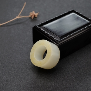 山料和田白玉扳指