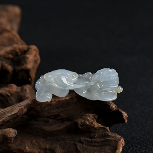 糯种俏色翡翠貔貅吊坠