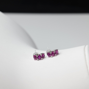 18K金镶钻红宝石耳钉