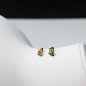 18K金镶钻鲜绿祖母绿耳钉