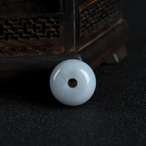 糯种翡翠路路通吊坠