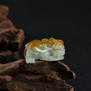 糯种俏色翡翠貔貅吊坠