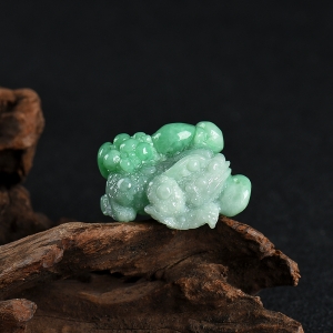 豆种苹果绿翡翠招财进宝吊坠