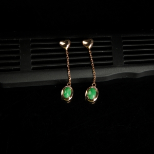 18K糯种豆绿翡翠耳坠