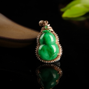 18K糯种飘翠翡翠葫芦吊坠