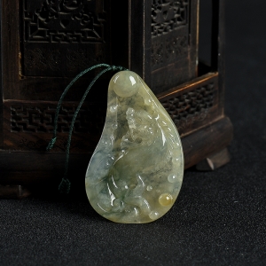 糯冰种飘花翡翠龙头鱼吊坠