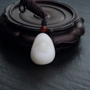 山料和田羊脂白玉弥勒佛吊坠