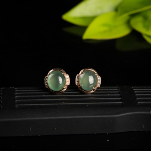 18K糯冰种灰绿翡翠耳钉