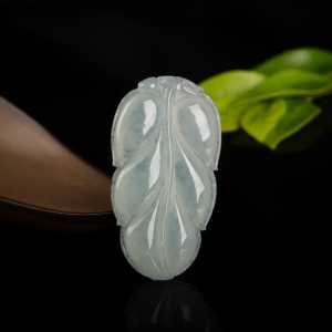 油青种翡翠金枝玉叶吊坠