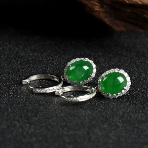 18K糯种翠绿翡翠耳坠