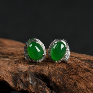 18K糯种阳绿翡翠耳钉