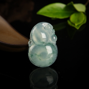 糯冰种飘花翡翠葫芦吊坠