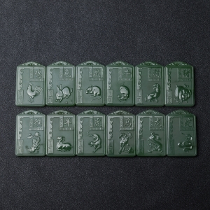 山料和田青玉十二生肖吊坠