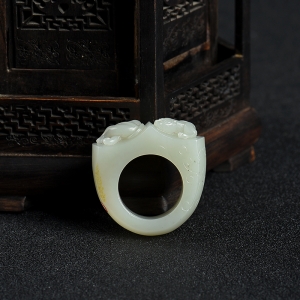 籽料和田白玉瑞兽扳指