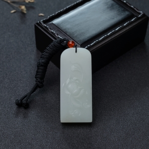 山料和田白玉莲花吊坠