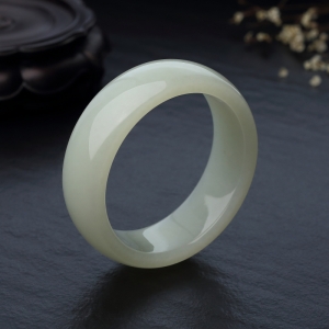 63mm山料和田青白玉扁镯