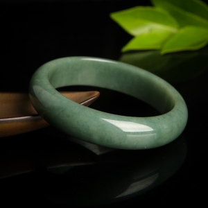 59.5mm糯种深绿翡翠手镯