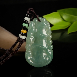 糯种深绿翡翠节节高升吊坠