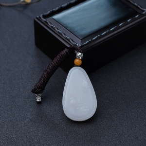 山料和田白玉蝶恋花吊坠