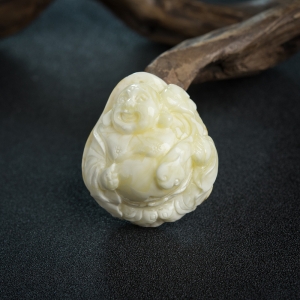 带皮象牙白白蜜弥勒佛吊坠